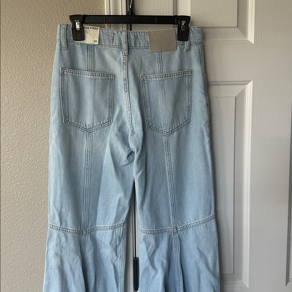 NWT We The Free LIVE WIRE FLARE JEANS - Picture 14 of 16